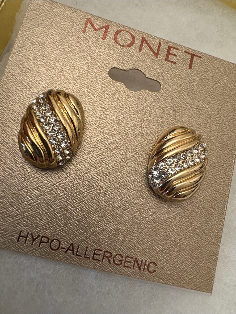 Monet NWT Gold and Crystal Oval Ribbed Stud Earrings
